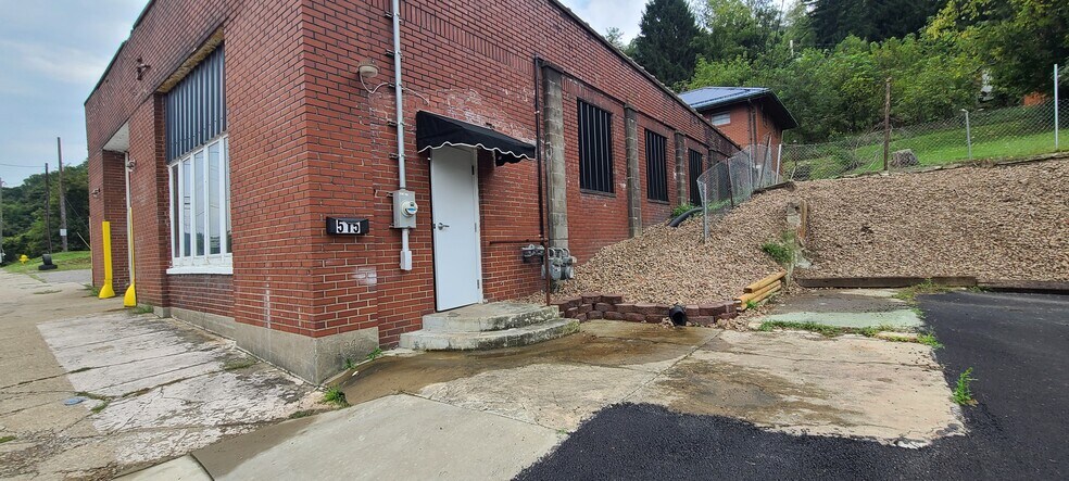 More Photos Of 515 N Lincoln Ave, Bridgeport Light Manufacturing For Lease
