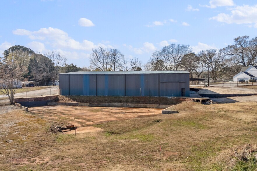 More Photos Of 207 N Kenneth St, Walhalla Warehouse For Lease