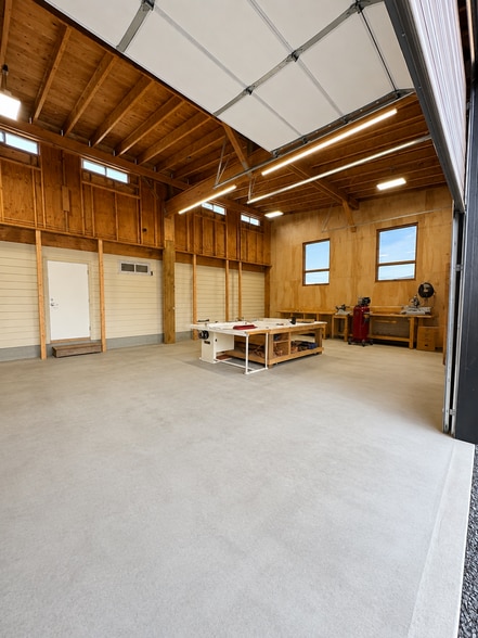 More Photos Of 1351 Wilbur St SE, Salem Warehouse For Sale