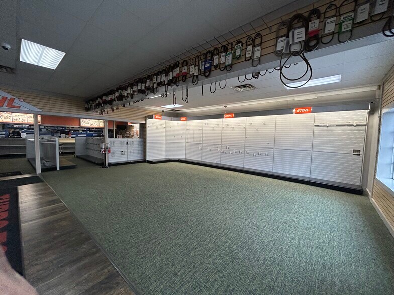 More Photos Of 30 South St, West Hartford Freestanding For Sale