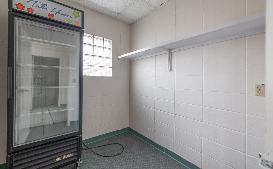 More Photos Of 217 North St, Waynesville General Retail For Sale