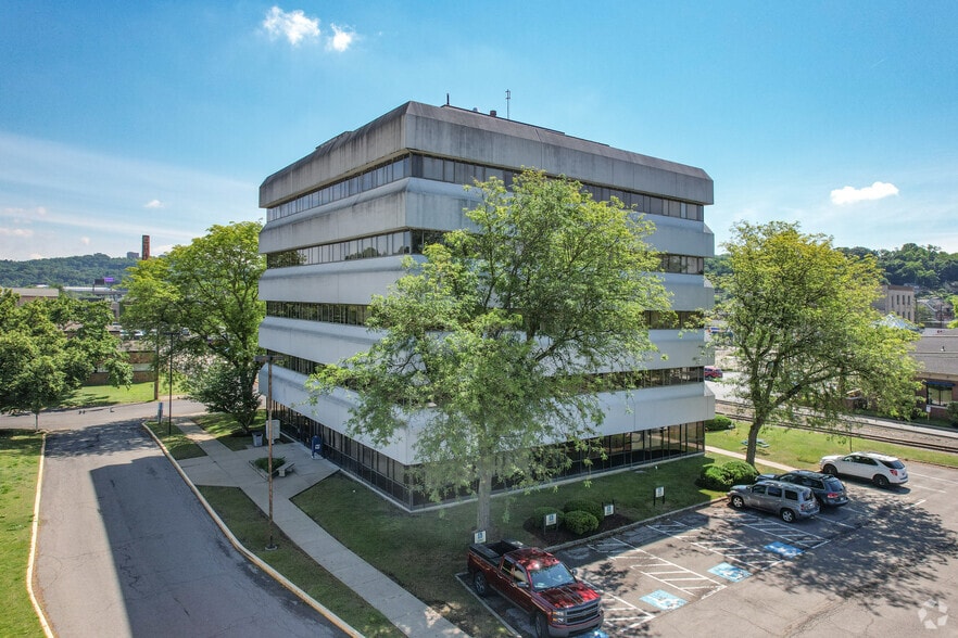 Primary Photo Of 102 Broadway St, Carnegie Office For Lease