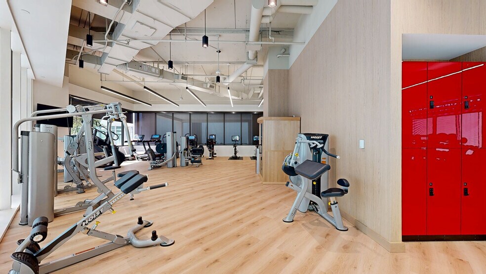 More Photos Of 100 2nd Ave S, Saint Petersburg Office For Lease