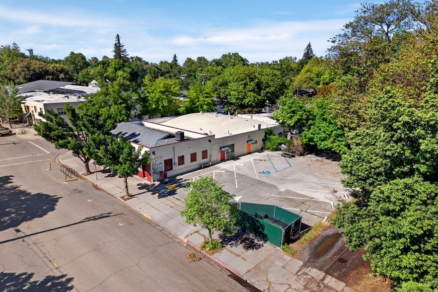 More Photos Of 351 E 6th St, Chico Movie Theatre For Sale
