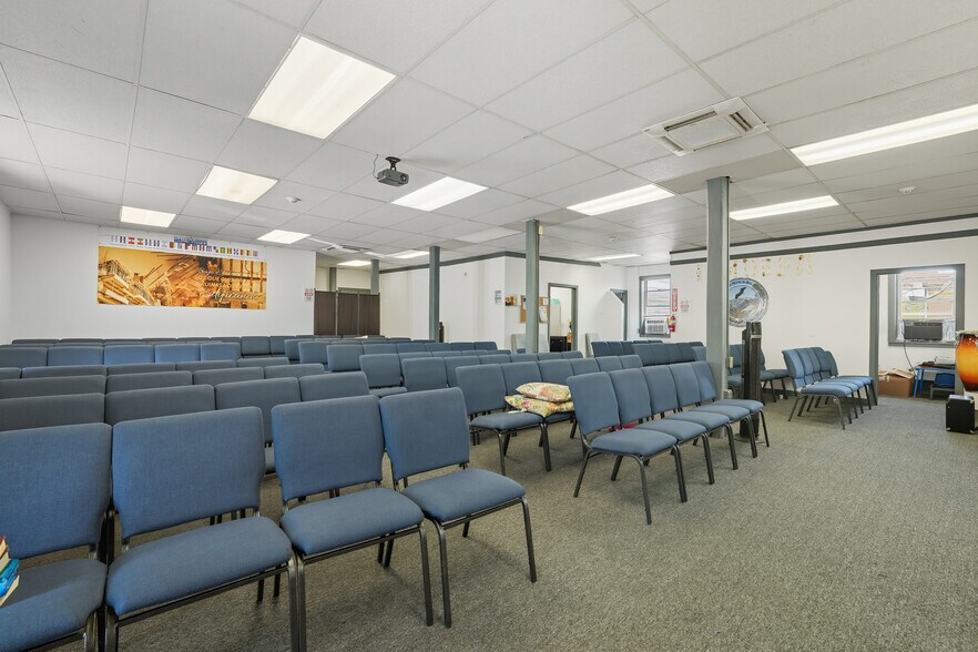 More Photos Of 100 Central St, Southbridge General Retail For Lease