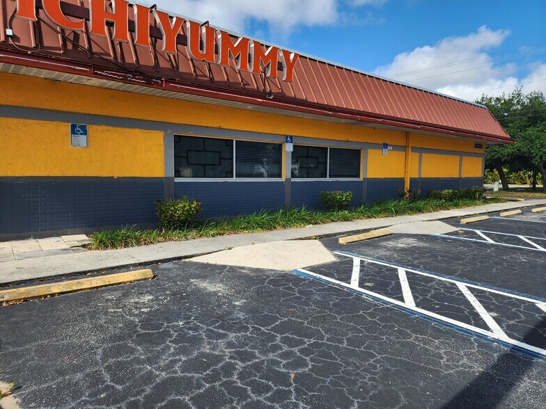 More Photos Of 3922 Del Prado Blvd S, Cape Coral Restaurant For Lease