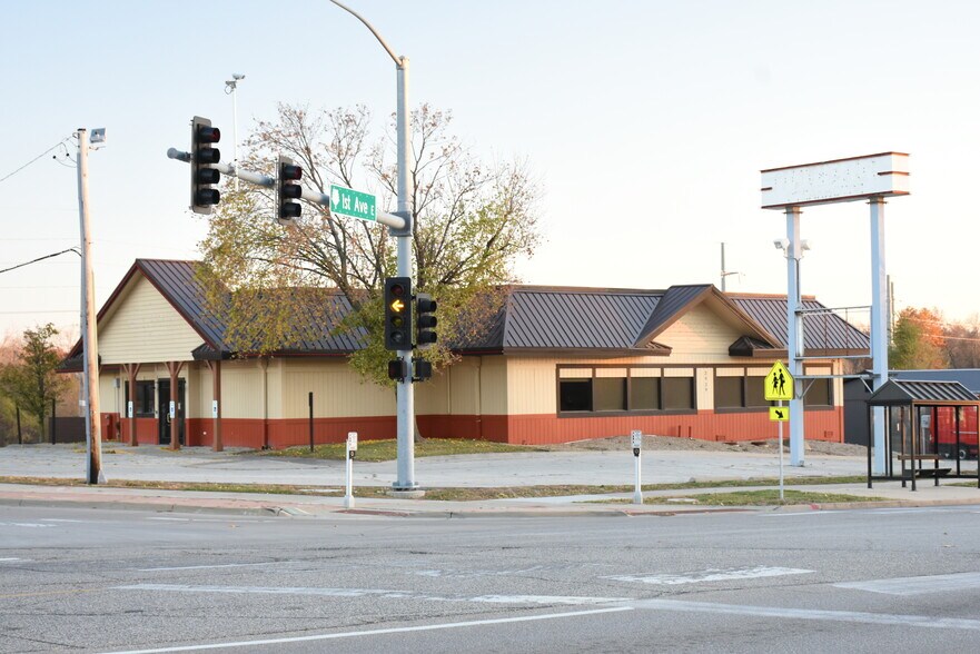 More Photos Of 3939 1st Ave SE, Cedar Rapids Restaurant For Lease