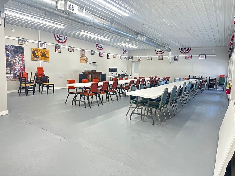 More Photos Of 903 S Sioux St, Okmulgee Light Manufacturing For Sale