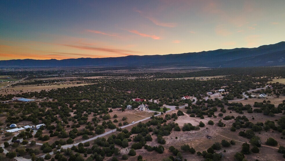 More Photos Of 11550 Pigeon Hollow Rd, Spring City Hotel For Sale