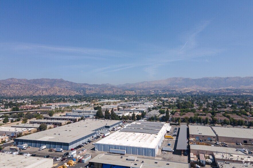 More Photos Of 21310-21314 Lassen St, Chatsworth Warehouse For Lease