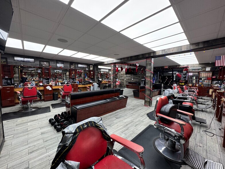 More Photos Of 701-705 Walt Whitman Rd, Melville Storefront For Sale