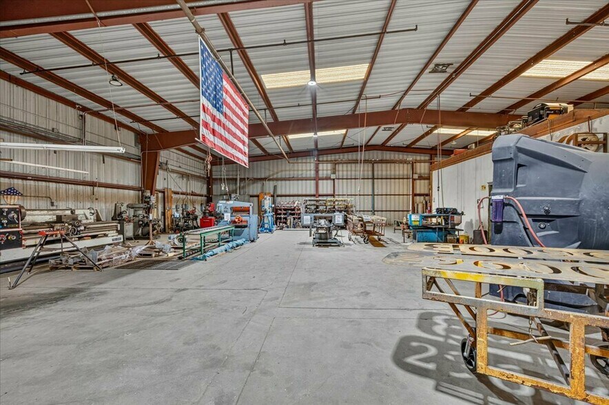 More Photos Of 149 Ashland ave, Lindsay Industrial For Sale