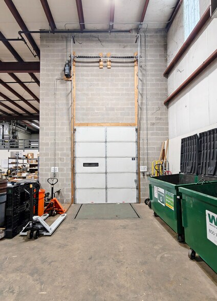 More Photos Of 1760 Commerce Dr, Montgomery Warehouse For Lease