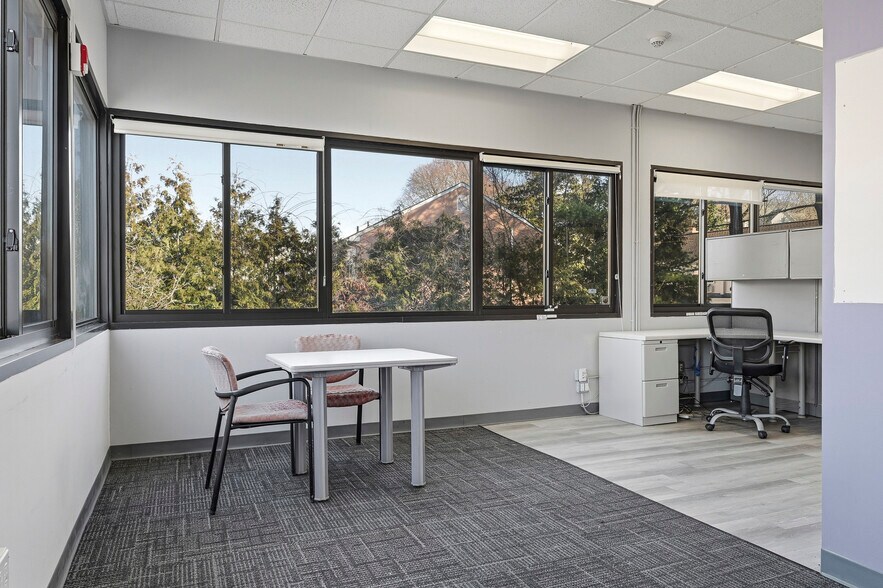 More Photos Of 104 Harbor Rd, Port Washington Office For Lease