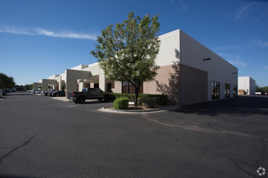 More Photos Of 1320 S Priest Dr, Tempe Warehouse For Lease