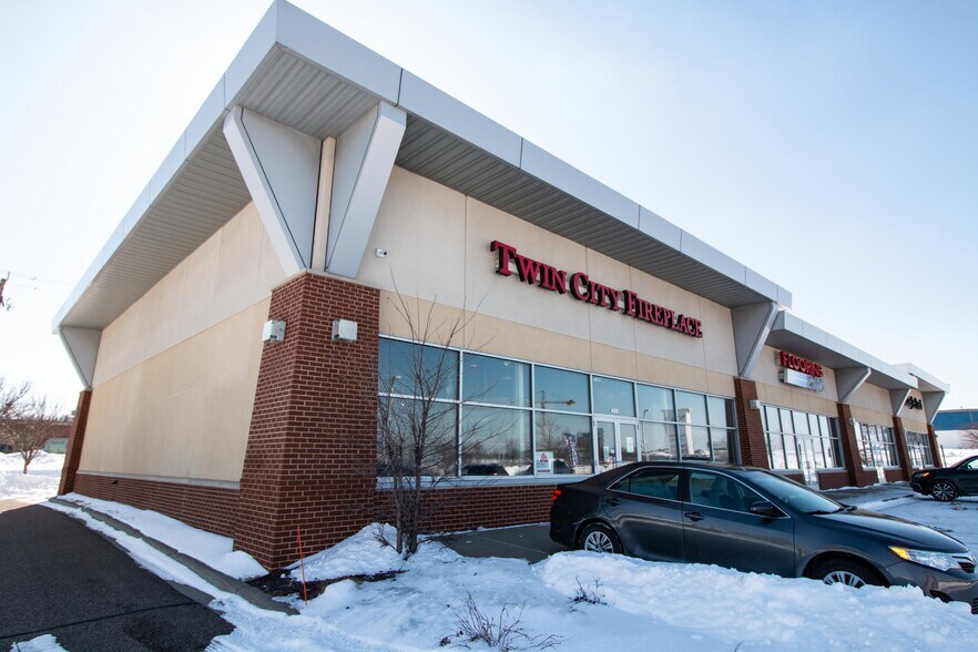 More Photos Of 7828 Hudson Rd, Woodbury Freestanding For Lease