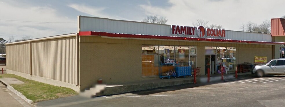 Primary Photo Of 601 W Upshur Ave, Gladewater Storefront For Sale