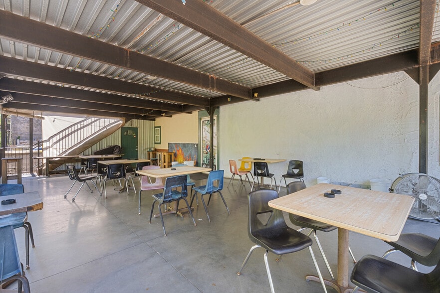 More Photos Of 10 Mountain St, Eureka Springs Restaurant For Sale