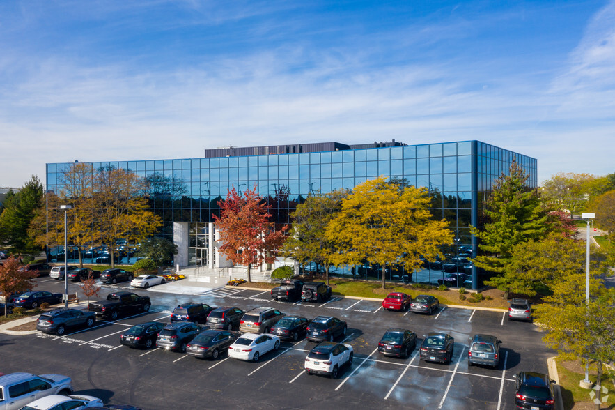 Primary Photo Of 650 E Algonquin Rd, Schaumburg Office For Lease