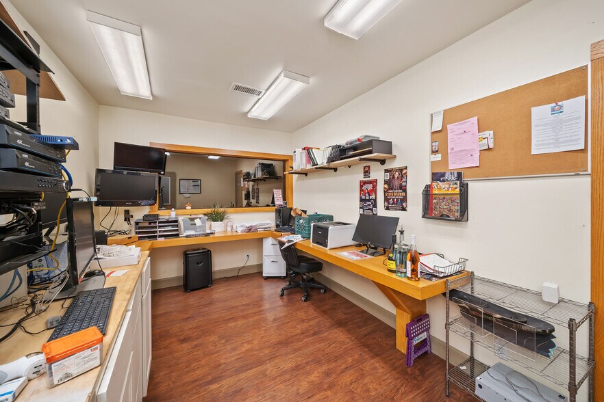 More Photos Of 1144 Black Oak Dr, Paso Robles Freestanding For Sale