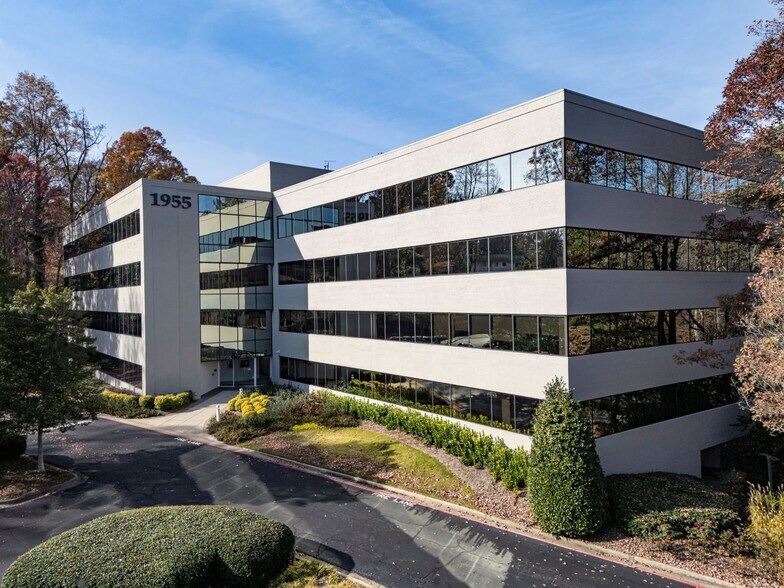 Primary Photo Of 1955 Lake Park Dr SE, Smyrna Medical For Lease