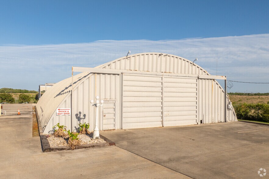 More Photos Of 3902 Highway 146 N, Texas City Marina For Sale