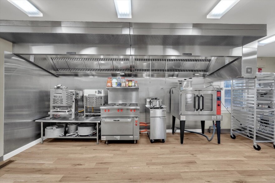 More Photos Of 323 W Georgia Rd, Simpsonville Restaurant For Lease