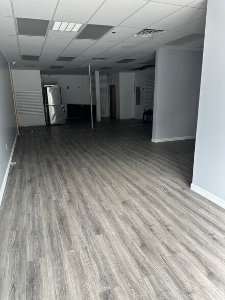 More Photos Of 55 Douglas Pike, Smithfield Bar For Sale