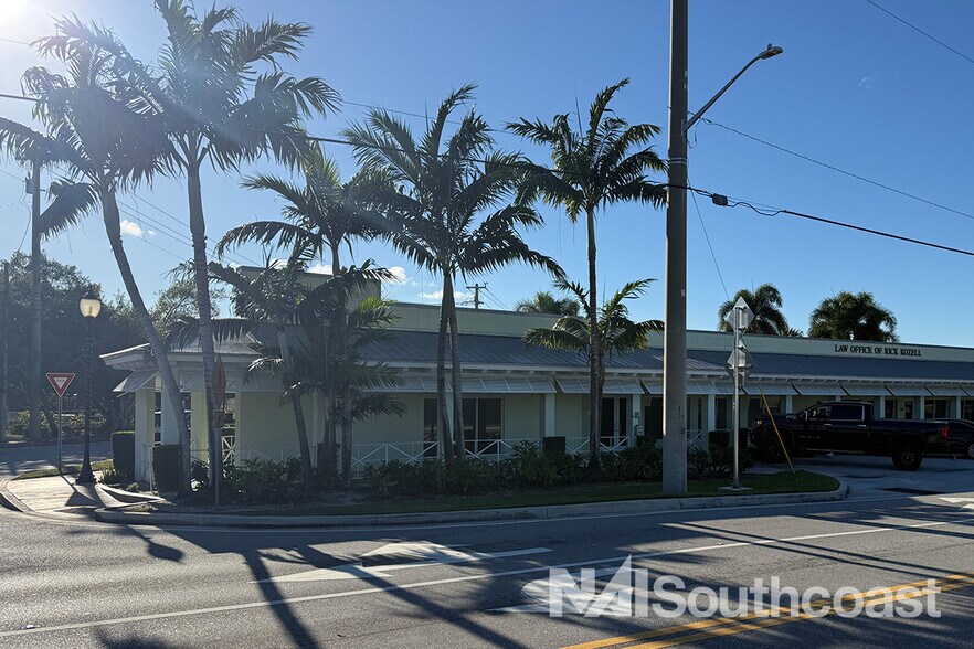 More Photos Of 612-616 SE Dixie Hwy, Stuart Office For Lease