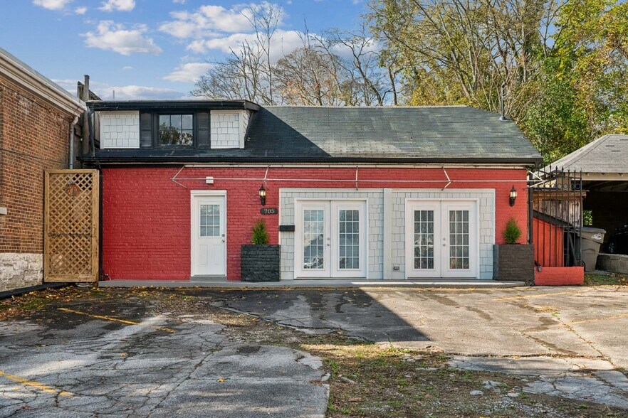 More Photos Of 705 Dunnington St, Columbia Freestanding For Sale