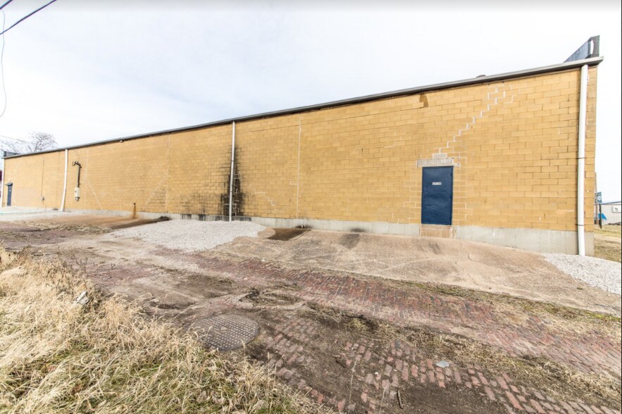 More Photos Of 2730 Delmar Blvd, Saint Louis Warehouse For Lease