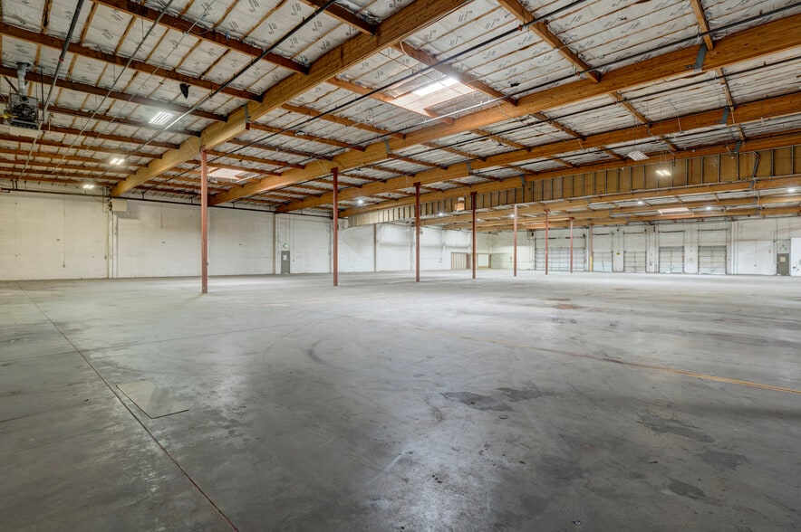 More Photos Of 575-585 Reactor Way, Reno Distribution For Lease