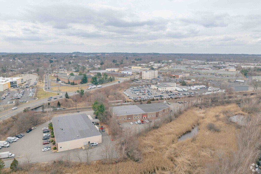 More Photos Of 280 Mishawum Rd, Woburn Warehouse For Lease