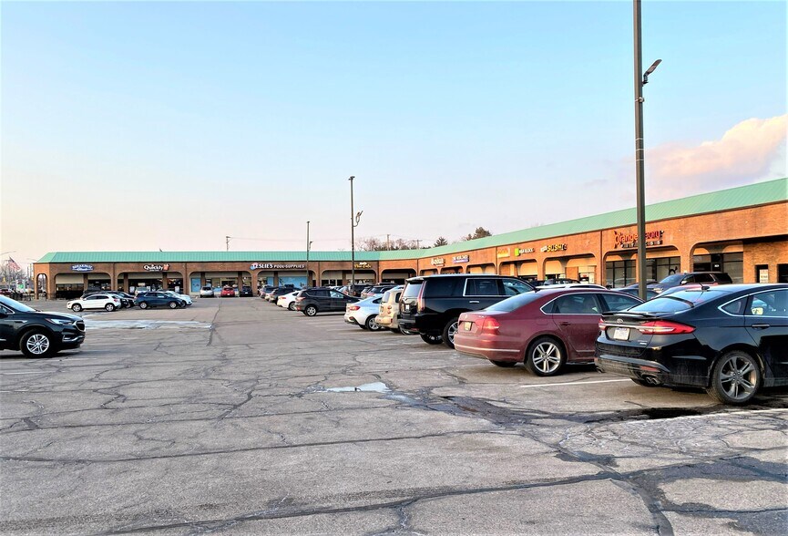 More Photos Of 3614-3674 Rochester Rd, Troy Unknown For Lease