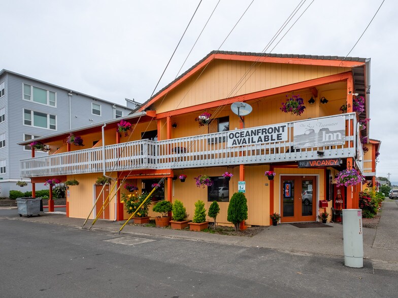 More Photos Of 301 N Miller St, Rockaway Beach Hospitality For Sale