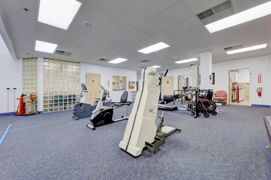 More Photos Of 342 Hamburg Tpke, Wayne Medical For Sale