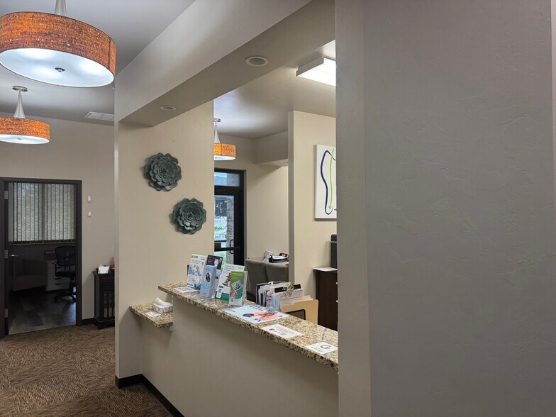 More Photos Of 1621 S Midtown Pl, Oklahoma City Medical For Sale