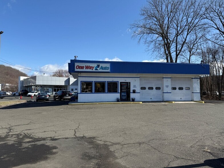Primary Photo Of 79 Federal Rd, Danbury Storefront Retail Office For Lease