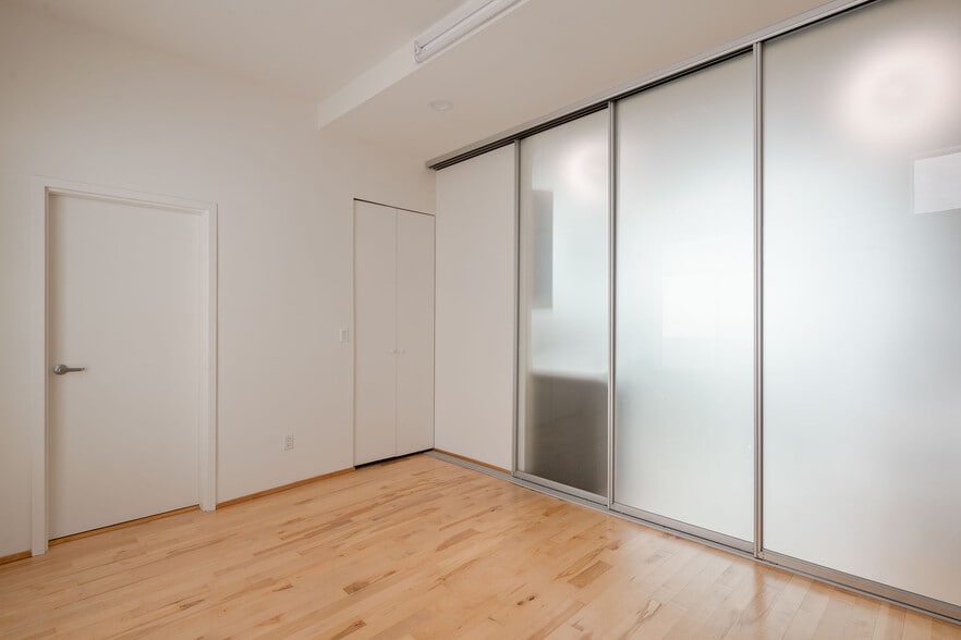 More Photos Of 717 N Highland Ave, Los Angeles Flex For Sale