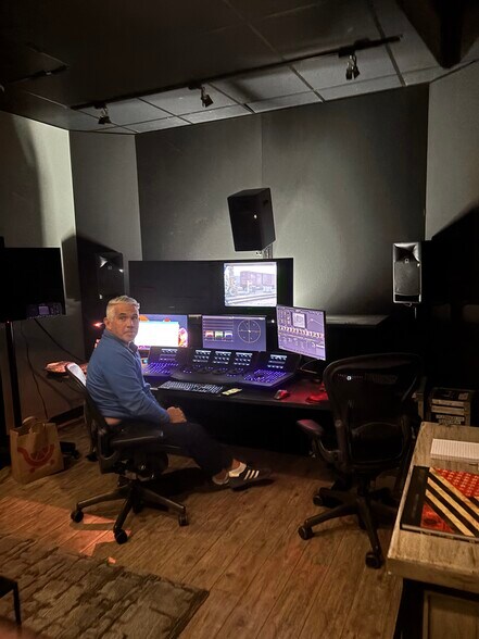More Photos Of 10960 Ventura Blvd, Studio City Office For Lease