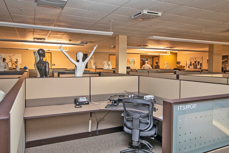 More Photos Of 1460 Overlook Dr, Lafayette Manufacturing For Lease