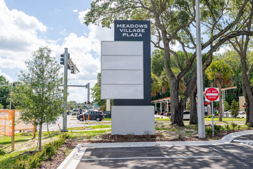 More Photos Of 8730 Baymeadows Rd, Jacksonville Storefront For Lease