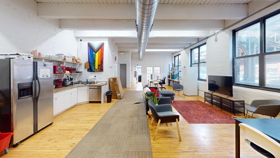 More Photos Of 314 W Institute Pl, Chicago Loft Creative Space For Lease