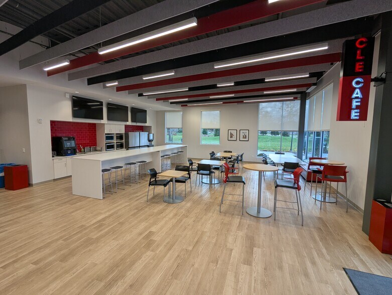 More Photos Of 695 Boston Mills Rd, Hudson Office For Sale