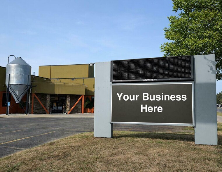 More Photos Of 415 N Benton Dr, Sauk Rapids Restaurant For Sale