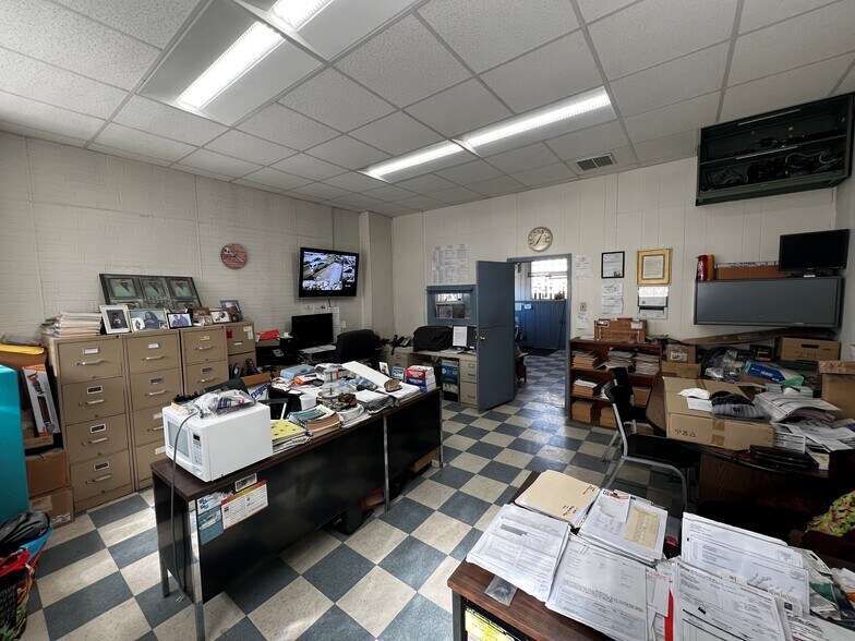 More Photos Of 3605 Woodland Ave, Baltimore Industrial For Sale
