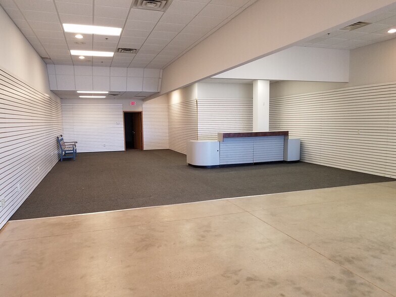 More Photos Of 10101 Market St, Rothschild General Retail For Lease