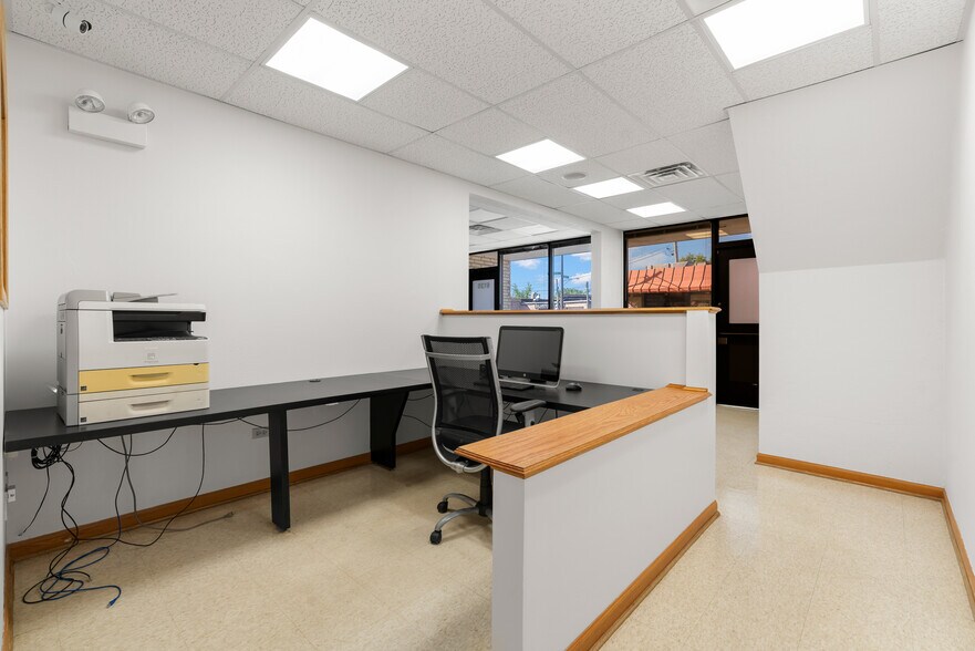 More Photos Of 6135 N Elston Ave, Chicago Office Residential For Sale