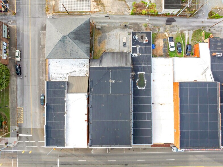 More Photos Of 824 Tennessee Ave, Etowah Storefront Retail Office For Sale