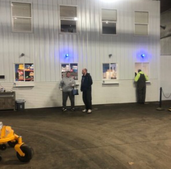 More Photos Of 1611 James P Cole Blvd, Flint Unknown For Lease